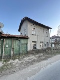 Продава КЪЩА, гр. Троян, област Ловеч, снимка 2