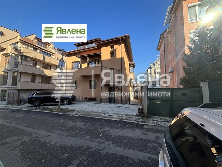 Продава КЪЩА, гр. София, Редута