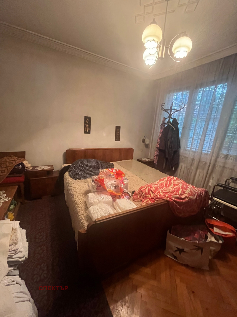 Продава  3-стаен град Перник , Център , 85 кв.м | 68443460 - изображение [3]