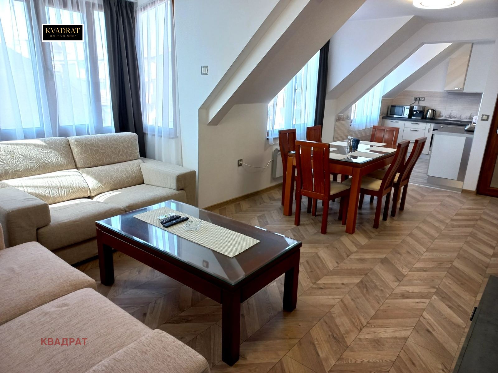 Продава 3-СТАЕН, гр. Варна, Лятно кино Тракия