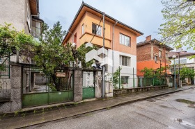 Обява продава етаж от къща, град Пловдив, Каменица 2