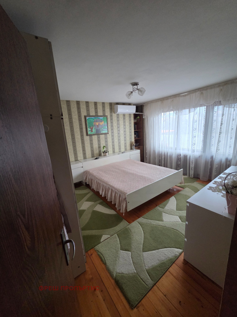 Продава КЪЩА, с. Априлово, област София област, снимка 9 - Къщи - 53126671