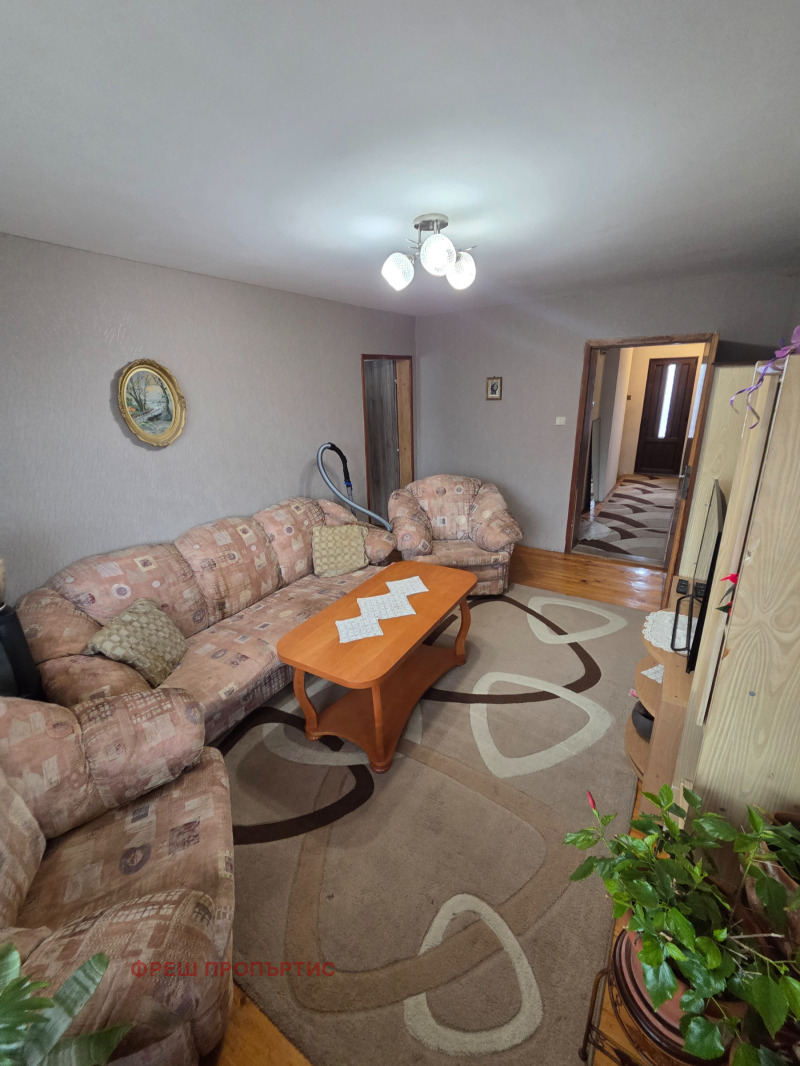 Продава КЪЩА, с. Априлово, област София област, снимка 10 - Къщи - 53126671