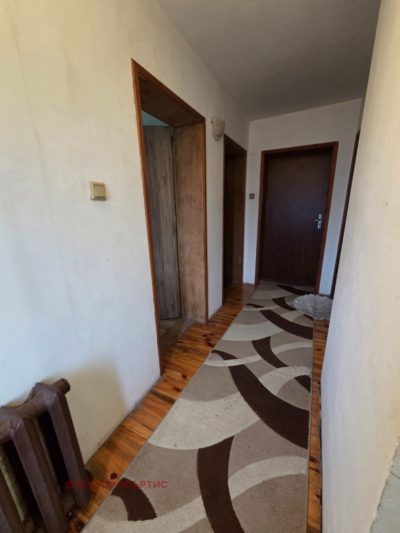 Продава КЪЩА, с. Априлово, област София област, снимка 2 - Къщи - 53126671