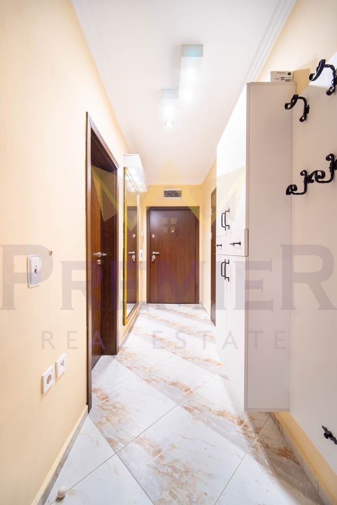 En venta  1 dormitorio Varna , Pobeda , 81 metros cuadrados | 75045719