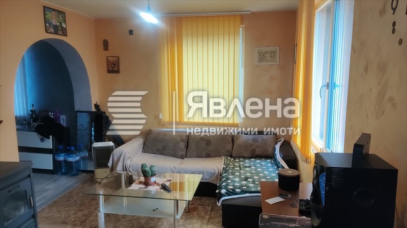 Продава КЪЩА, с. Студена, област Перник, снимка 2 - Къщи - 49185768