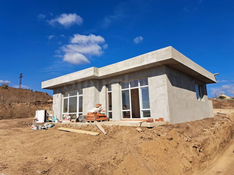 Продава КЪЩА, с. Черни връх, област Бургас, снимка 2 - Къщи - 53134001