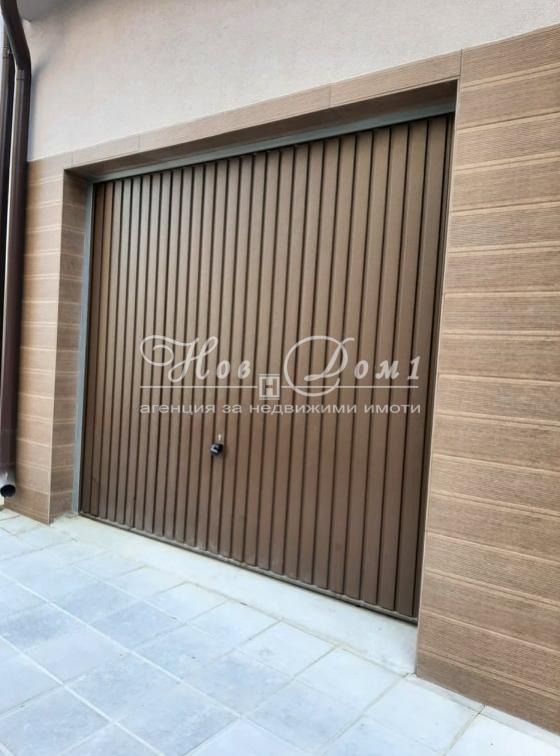 Продава ГАРАЖ, ПАРКОМЯСТО, гр. Варна, Център