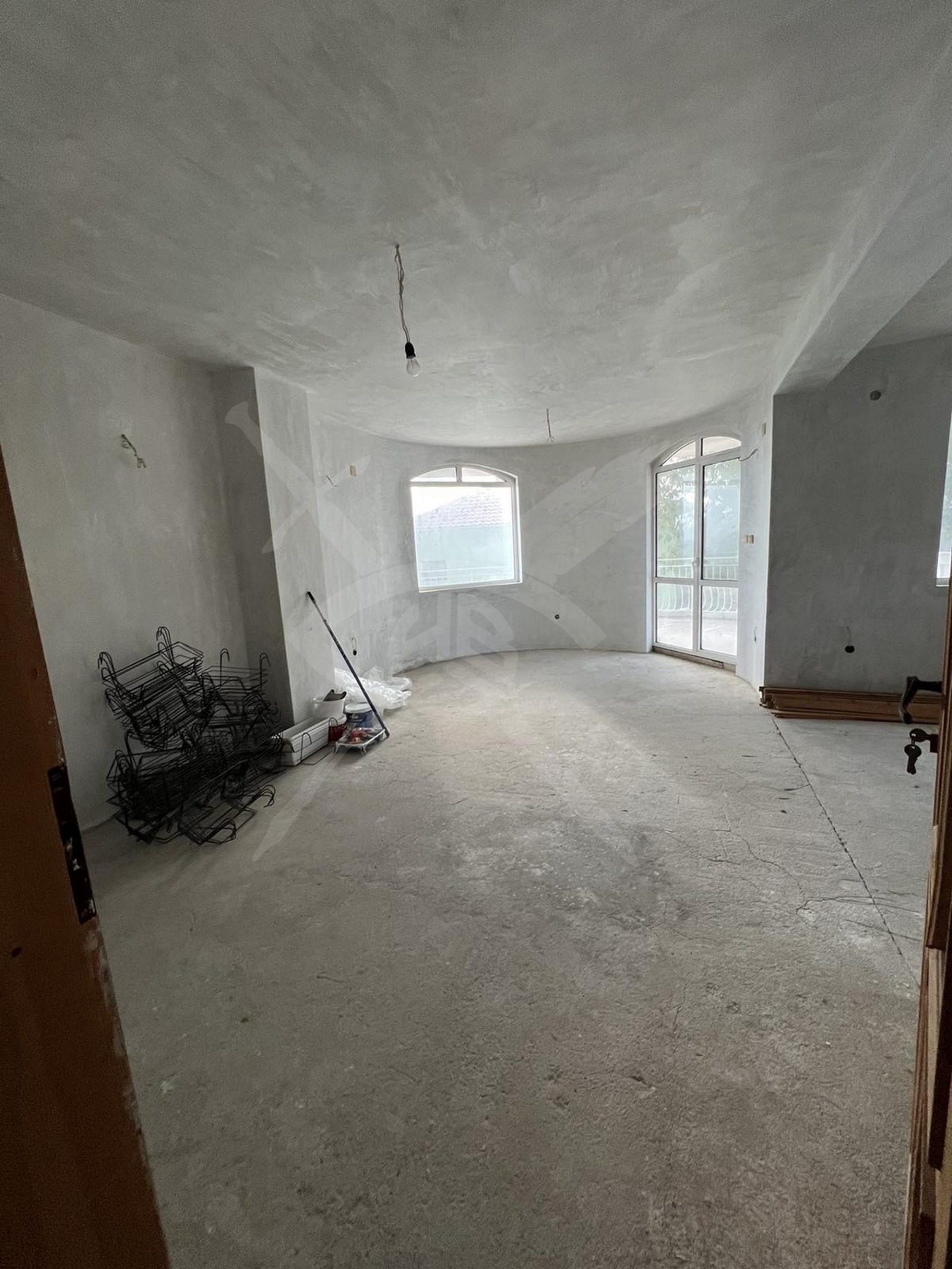 Продава ЕТАЖ ОТ КЪЩА, гр. Варна, Галата, снимка 2 - Етаж от къща - 42571213