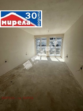 2-стаен град Варна, Колхозен пазар 9