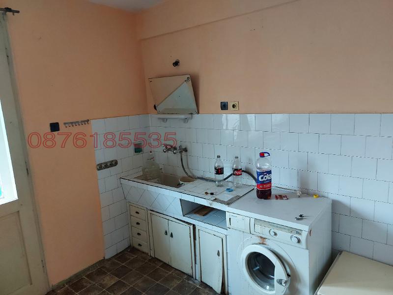 Продава МНОГОСТАЕН, гр. Ловеч, Център, снимка 3 - Апартаменти - 52779825