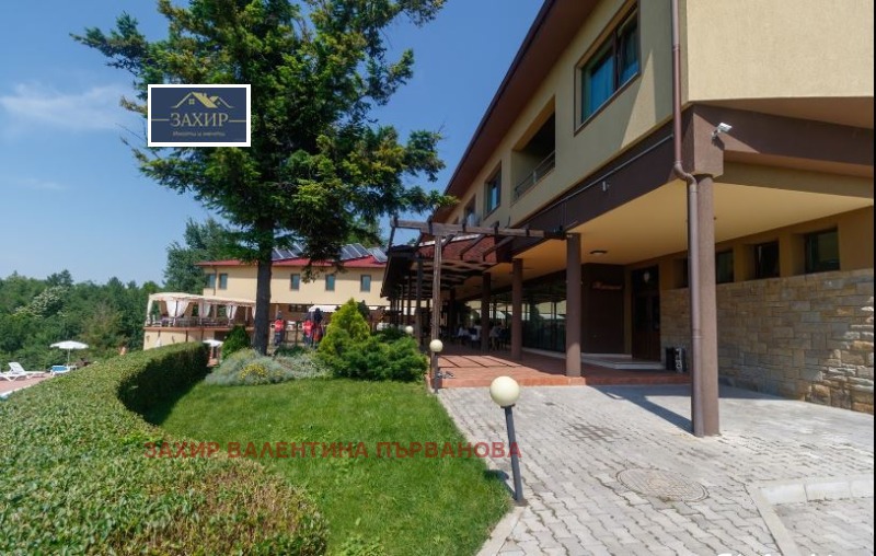 Продава ХОТЕЛ, гр. Ловеч, Вароша, снимка 2 - Хотели - 53434397