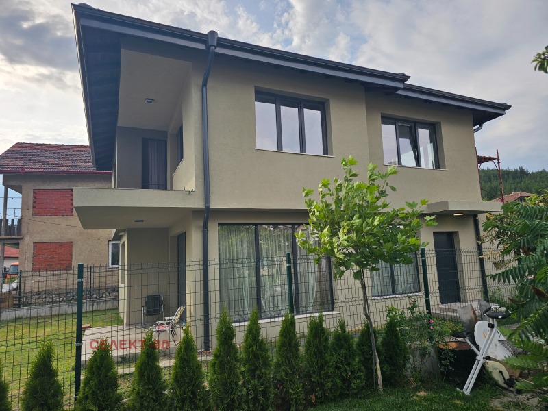 Продава  Къща град Перник , Изток , 200 кв.м | 31727602 - изображение [2]