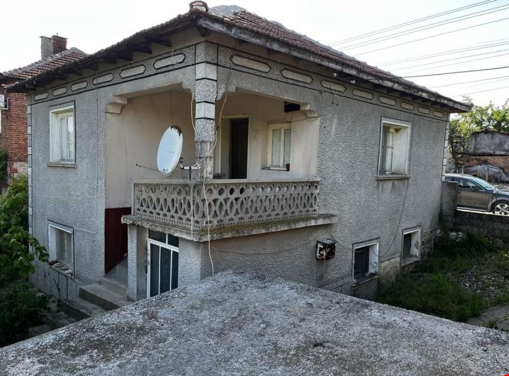 Продава КЪЩА, с. Чешнегирово, област Пловдив