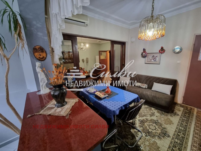 Продава МНОГОСТАЕН в град Шумен, Център - 110 кв.м / 189 178.00 € » 370 000 лв., НЕДВИЖИМИ ИМОТИ СИЛВИ