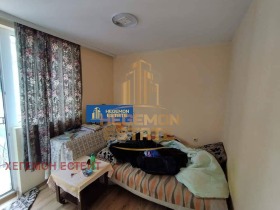 1 chambre Kolhozen pazar, Varna 4