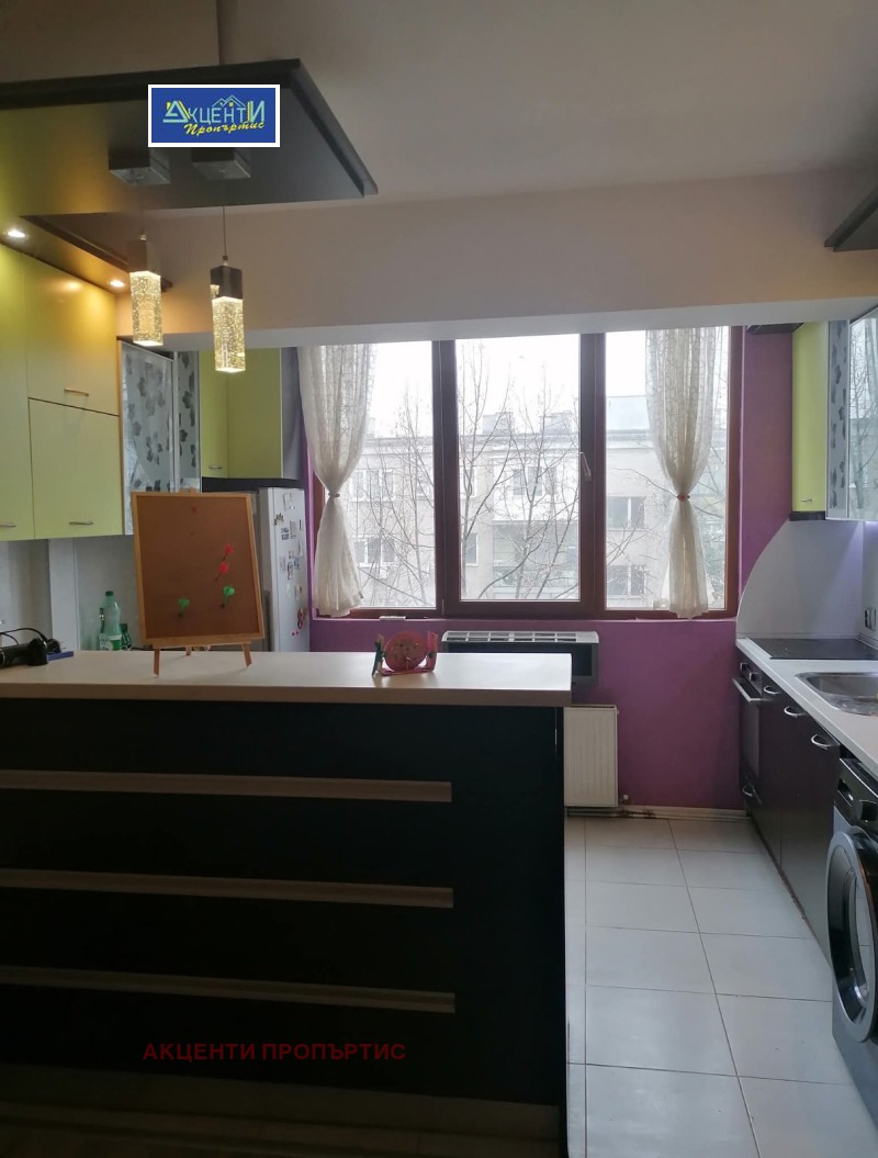 Продава 3-СТАЕН, гр. Велико Търново, Център, снимка 4 - Апартаменти - 53187610