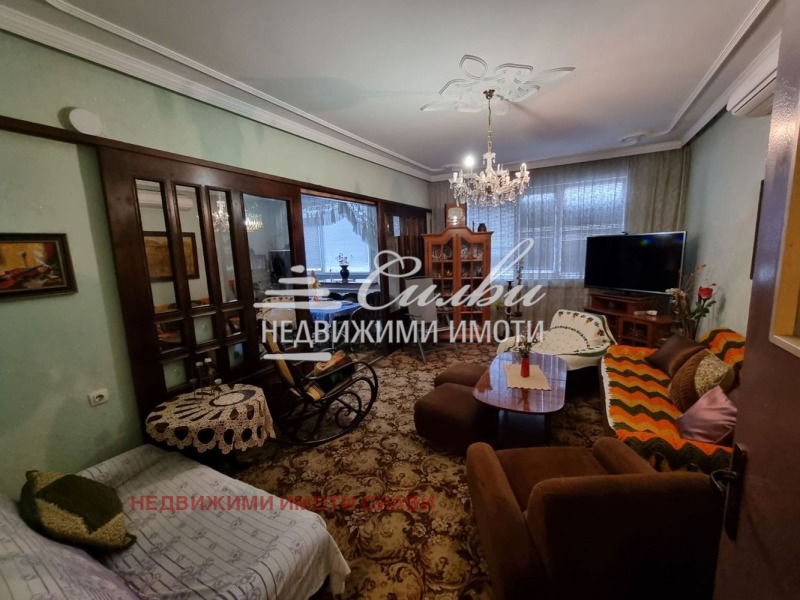 Продава МНОГОСТАЕН, гр. Шумен, Център, снимка 3 - Aпартаменти - 42396480