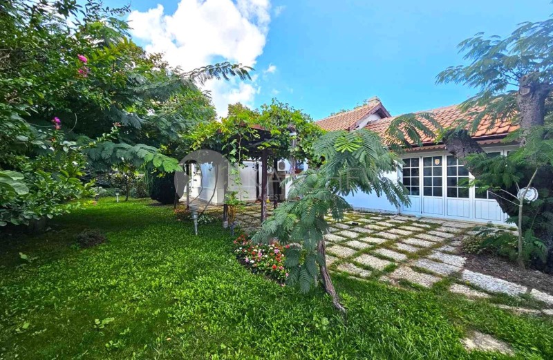 Продава КЪЩА, област Добрич, гр. Балчик • 188000 € / 367696.04 лв. • 16999801 1