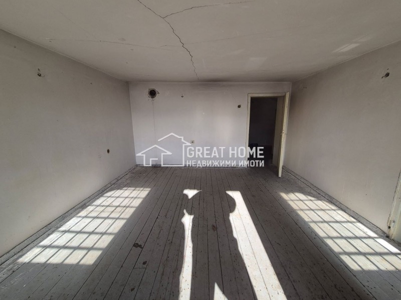 Продава ВИЛА, с. Лиляк, област Търговище, снимка 2 - Вили - 53164361