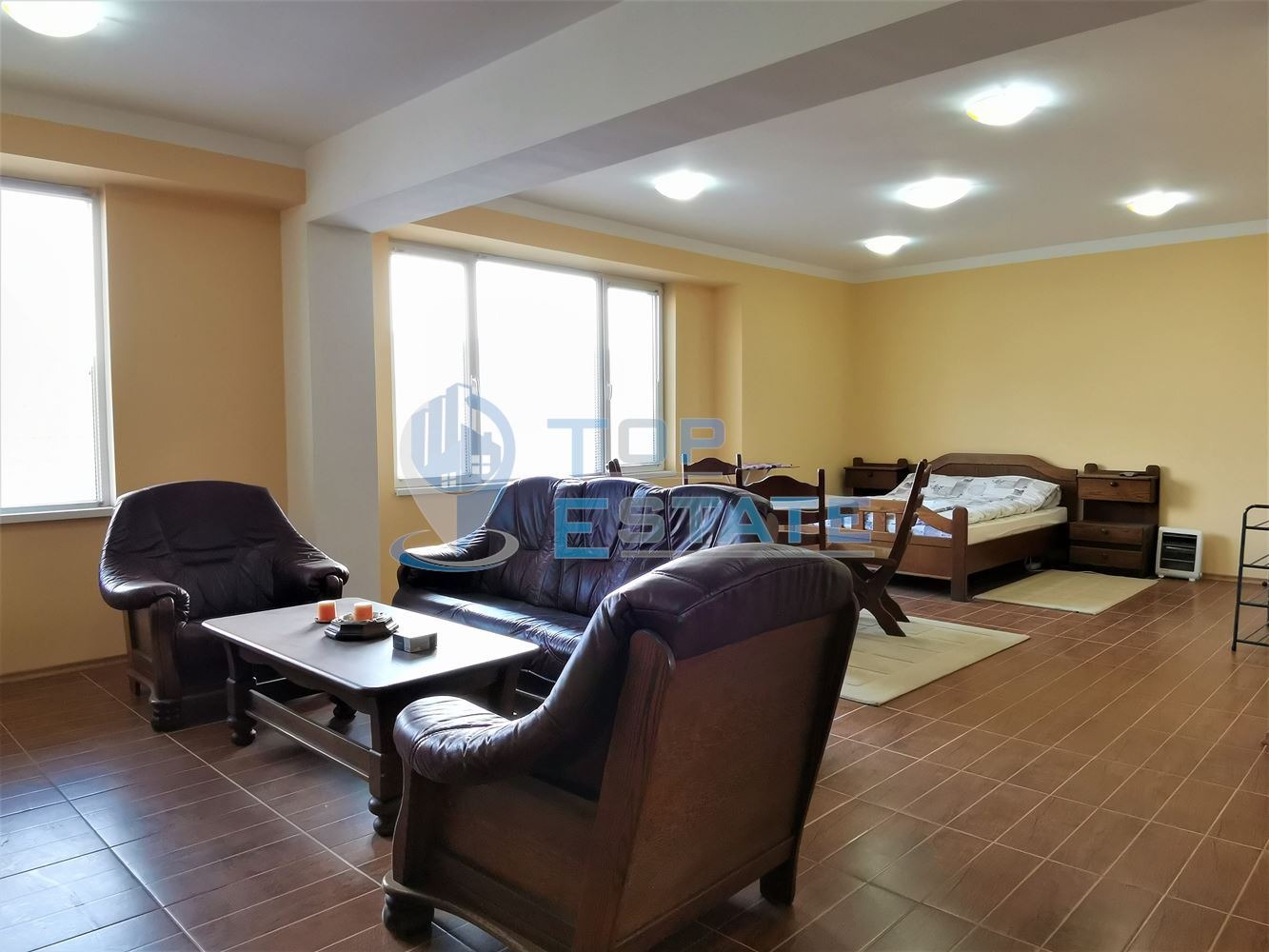 Продава ОФИС, гр. Горна Оряховица, област Велико Търново, снимка 2 - Офиси - 40181001
