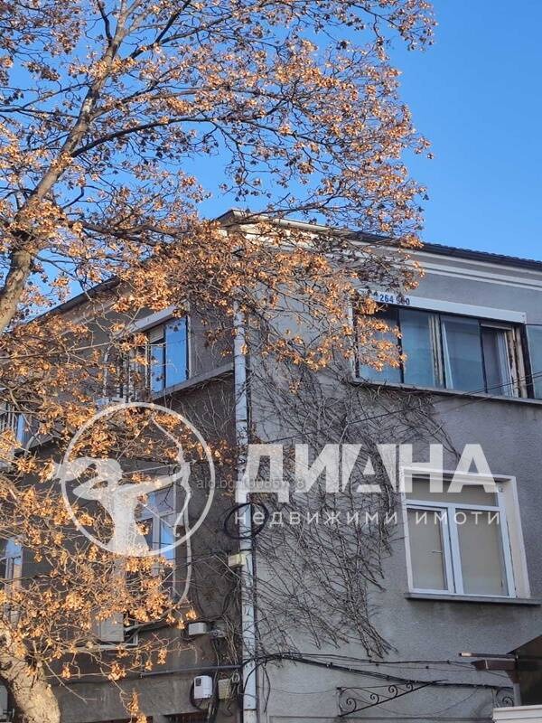 Продава ЕТАЖ ОТ КЪЩА, гр. Пловдив, Център, снимка 1 - Етаж от къща - 49296426