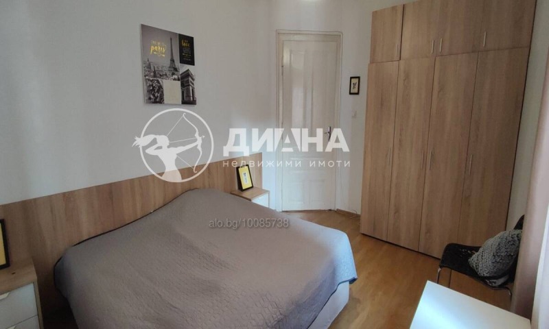 Продава ЕТАЖ ОТ КЪЩА, гр. Пловдив, Център, снимка 3 - Етаж от къща - 49296426