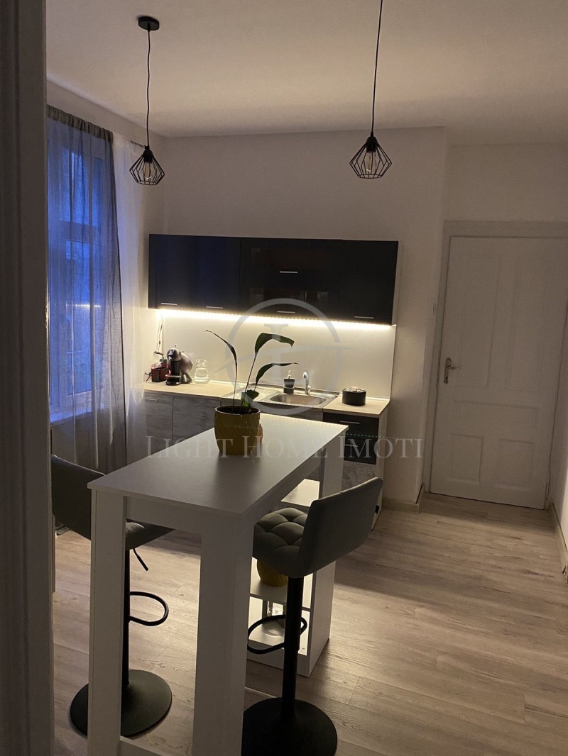 De vânzare  Etajul casei Plovdiv , Țentâr , 140 mp | 28254232 - imagine [5]
