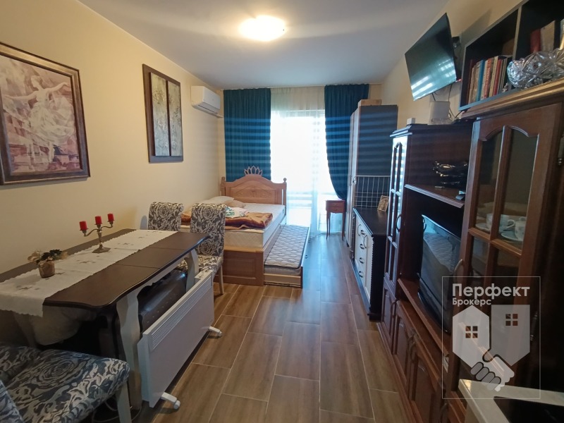 Продава 1-СТАЕН в град Велико Търново, Бузлуджа - 25 кв.м / 69 000 € » 134 952.27 лв., ПЕРФЕКТ БРОКЕРС