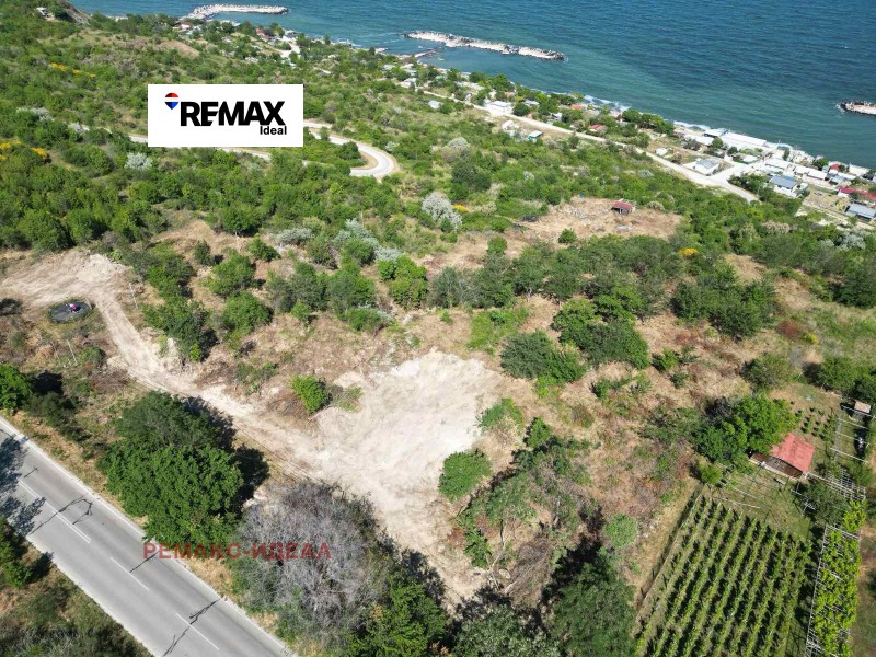 Продава ПАРЦЕЛ в град Варна, к.к. Златни пясъци - 9984 кв.м / 270 000 € » 528 074.10 лв., РЕМАКС-ИДЕАЛ