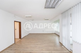 3+ camere da letto Tsentar, Sofia 11