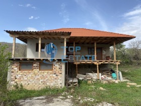 Продажба на имоти в с. Черни дял, област Велико Търново - изображение 2 