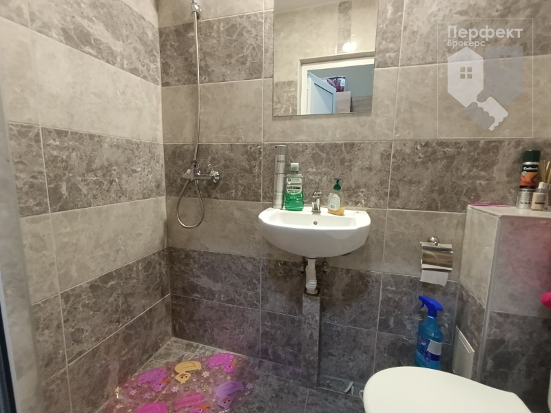 Продава 1-СТАЕН, гр. Велико Търново, Бузлуджа, снимка 7 - Апартаменти - 52938350