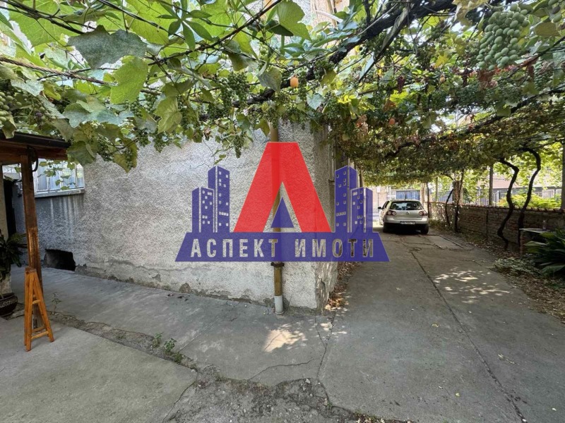 For Sale  House Floor Plovdiv , Hristo Smirnenski , 130 sq.m | 55256447 - image [11]