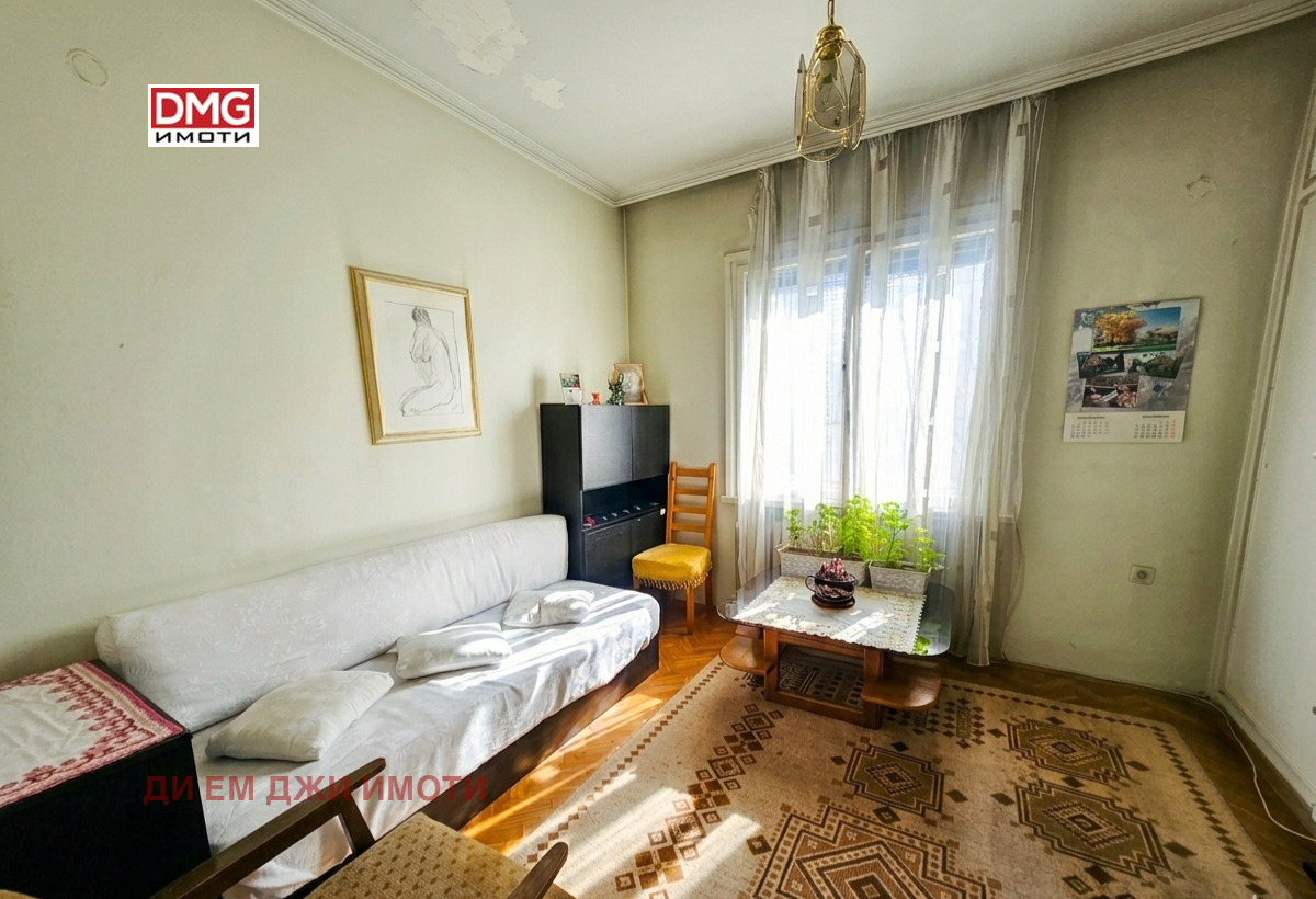 Продава 4-СТАЕН, гр. София, Докторски паметник, снимка 2 - Апартаменти - 53742070