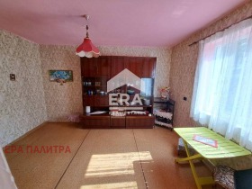 Продажба на имоти в с. Атия, област Бургас - изображение 1 