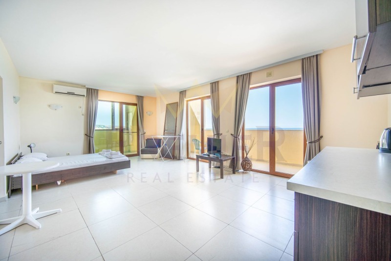 Продава КЪЩА, гр. Балчик, област Добрич, снимка 4 - Къщи - 53083742