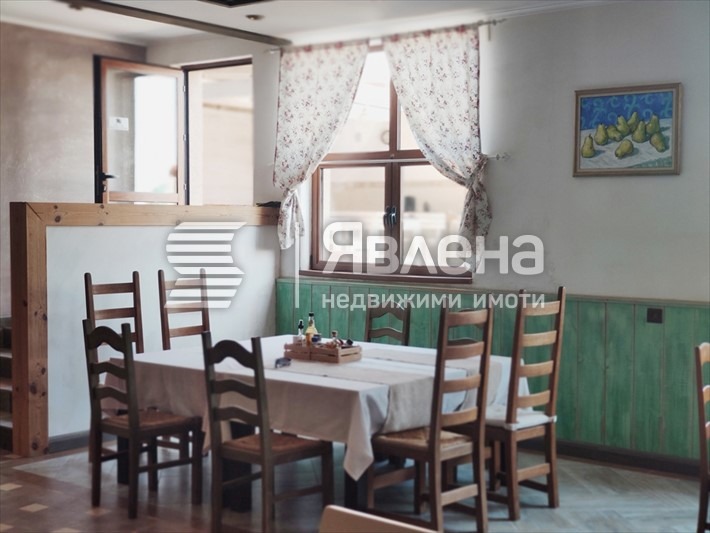 Продава ХОТЕЛ, с. Емона, област Бургас, снимка 16 - Хотели - 53102003