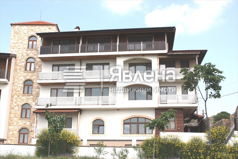 Продава ХОТЕЛ, с. Емона, област Бургас, снимка 2 - Хотели - 53102003