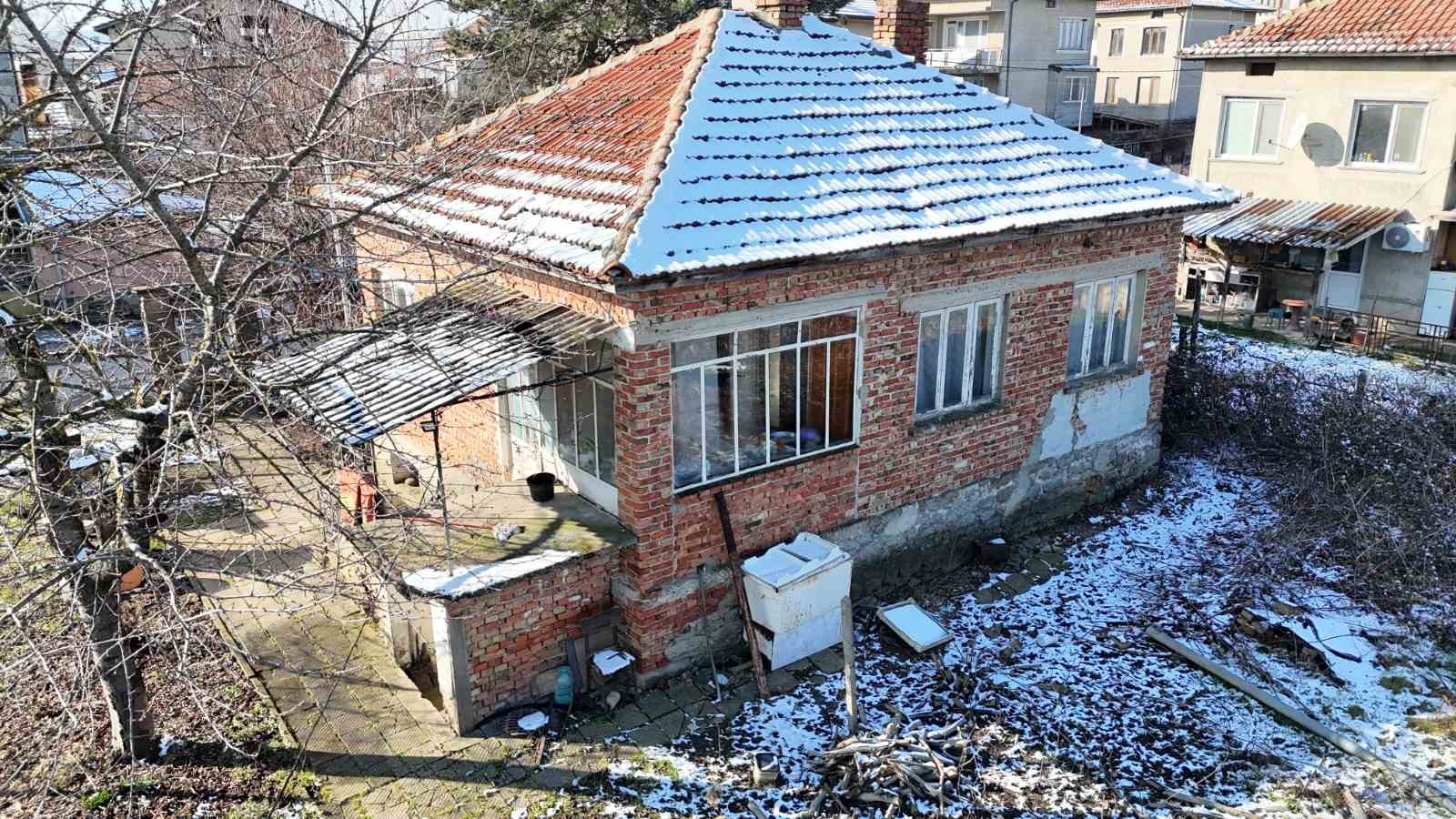 Продава КЪЩА, гр. Долни чифлик, област Варна