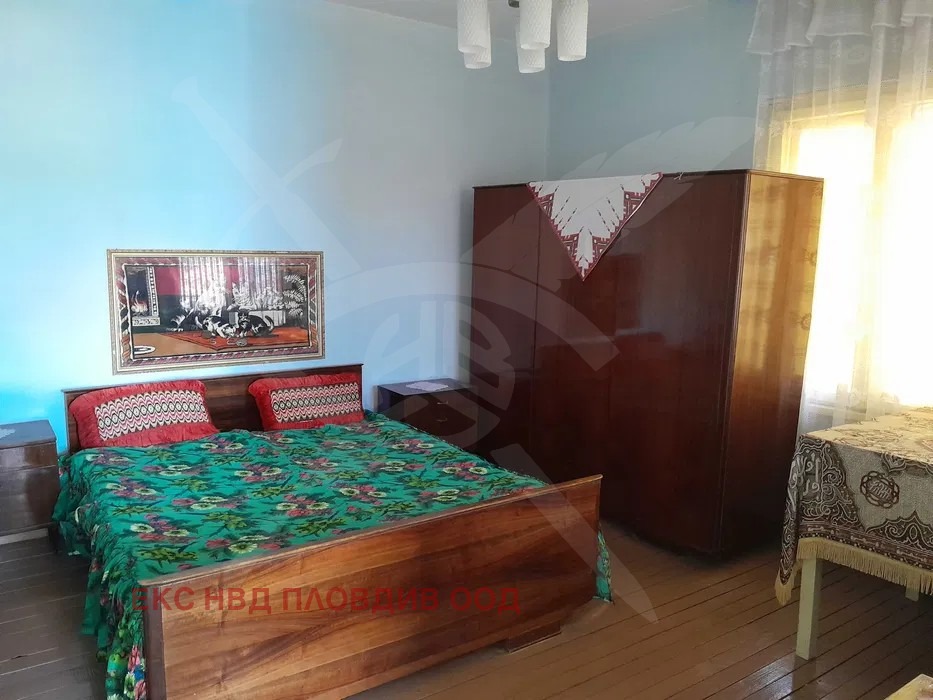Продава КЪЩА, с. Православен, област Пловдив, снимка 2 - Къщи - 54630603