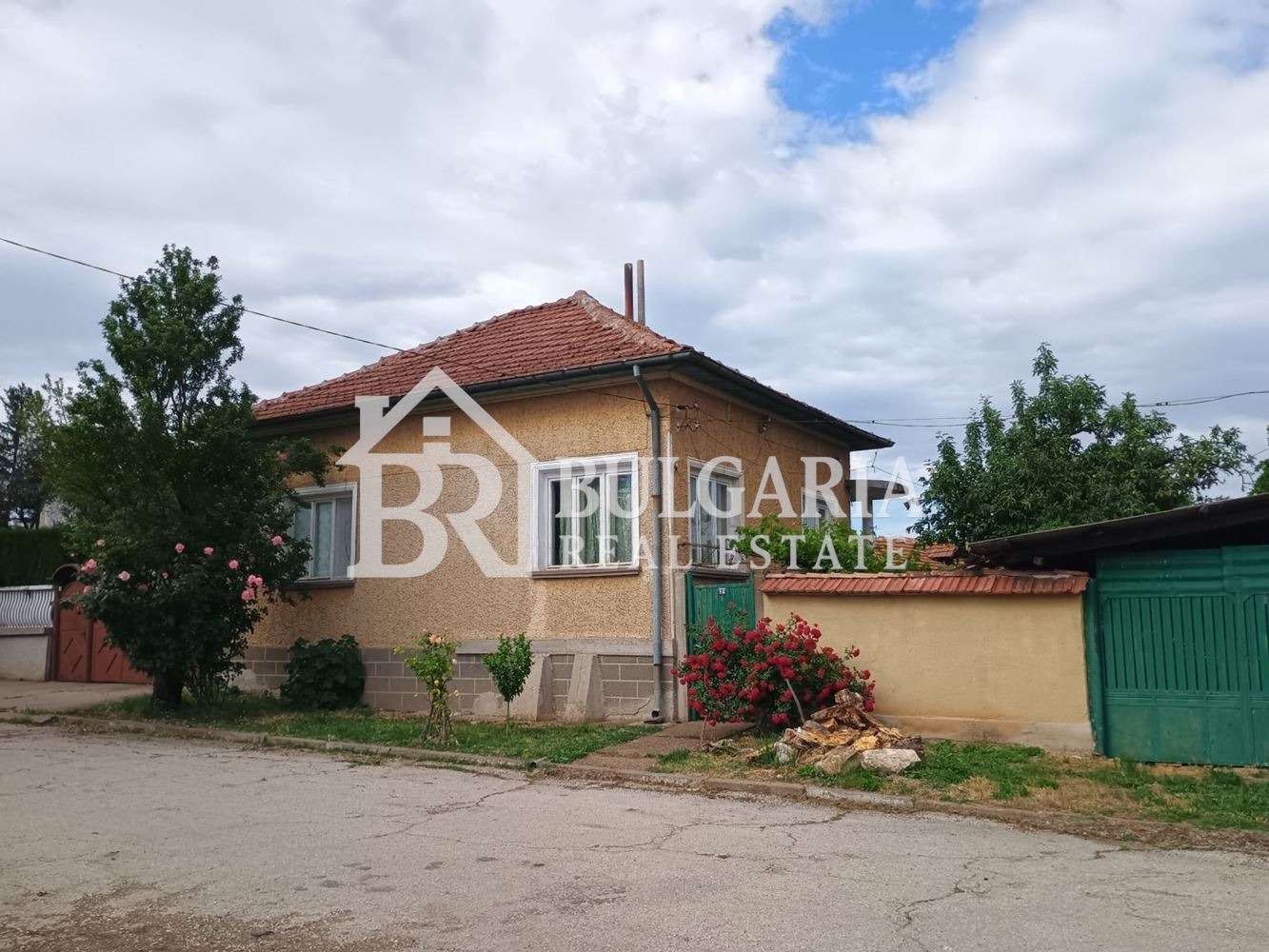 Продава КЪЩА, с. Горни Дъбник, област Плевен, снимка 2 - Къщи - 55988121