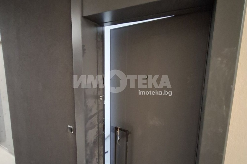 Продава  2-стаен град София , Банишора , 72 кв.м | 36867643 - изображение [8]