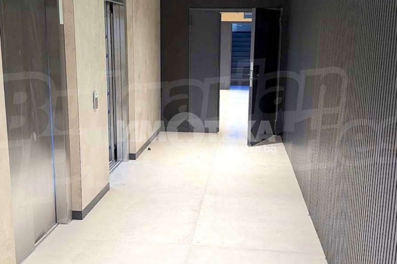 Продава  2-стаен град София , Банишора , 72 кв.м | 36867643 - изображение [3]