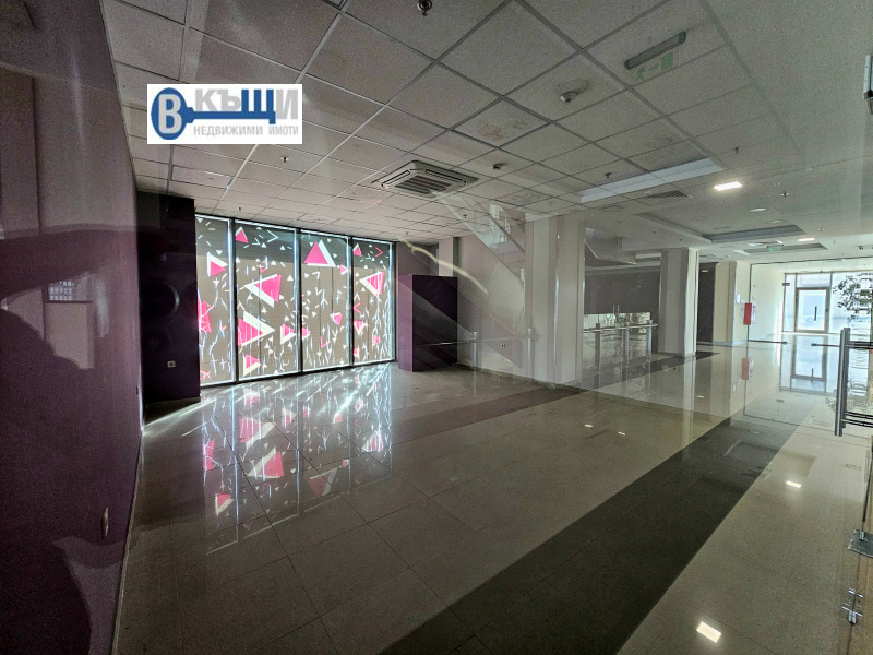 Продава МАГАЗИН, гр. Велико Търново, Център, снимка 3 - Магазини - 52387871