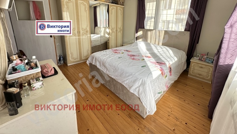 Продава ЕТАЖ ОТ КЪЩА, гр. Велико Търново, Варуша, снимка 2 - Етаж от къща - 44532641