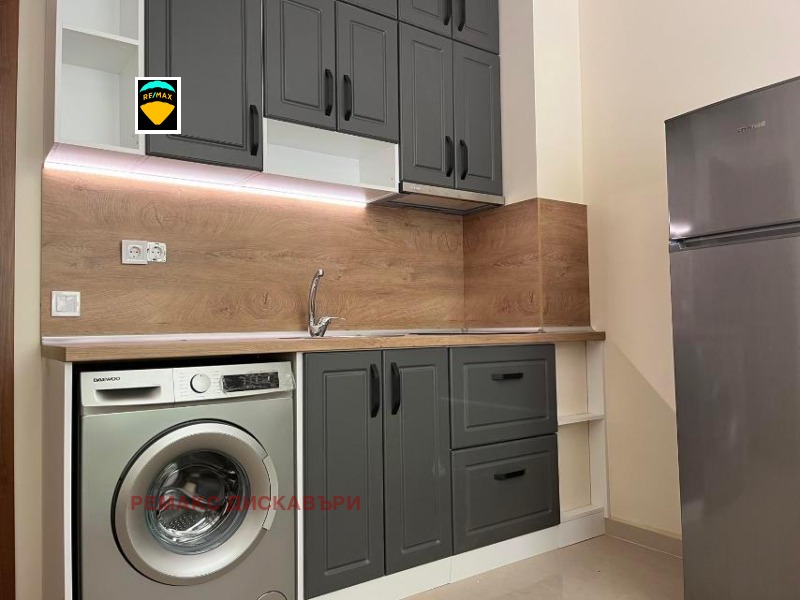 Продава 1-СТАЕН в област Смолян, к.к. Пампорово - 30 кв.м / 42 000 € » 82 144.86 лв., РЕМАКС ДИСКАВЪРИ