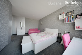 3+ slaapkamer Krastova vada, Sofia 12