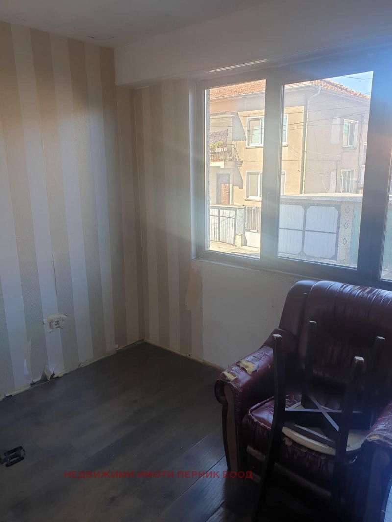 En venta  1 dormitorio región Pernik , Radomir , 70 metros cuadrados | 86923711 - imagen [4]