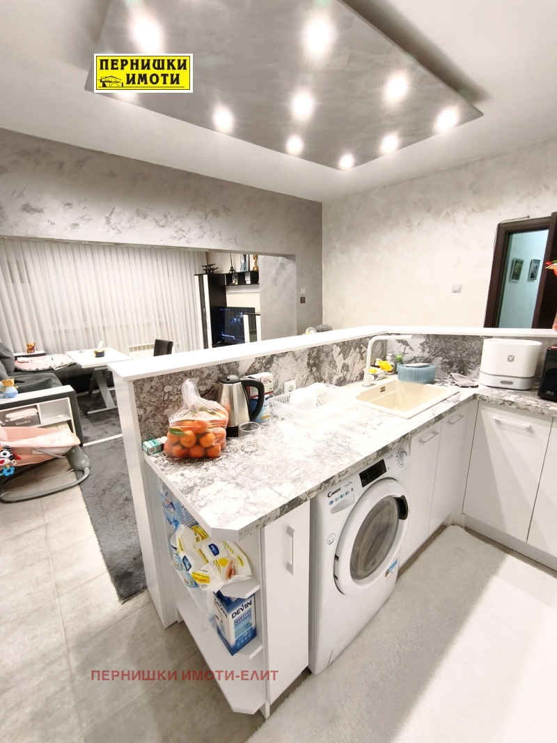 Продава 3-СТАЕН, гр. Перник, Център, снимка 2 - Апартаменти - 53094833